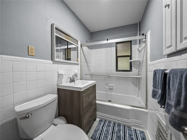 Hall Bath Tub/Shower with glass door