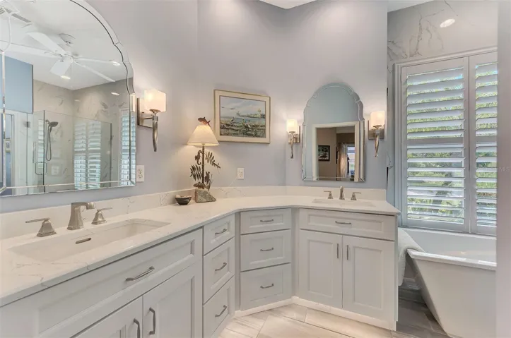 Luxurious  bathroom