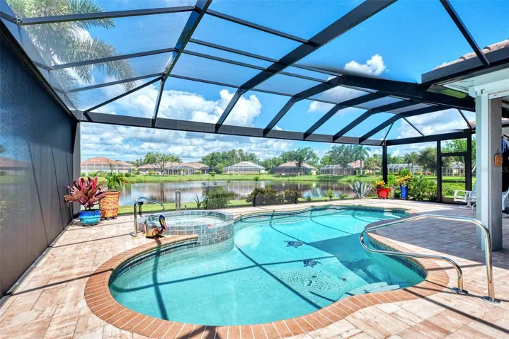 stunning pool and spa w