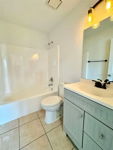 2ND BATHROOM