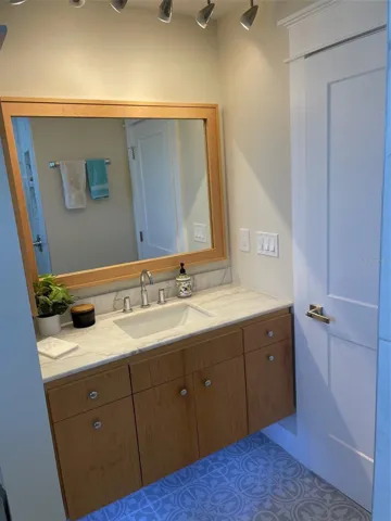 Under cabinet lighting
