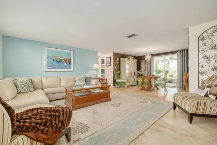 Livingroom with water view