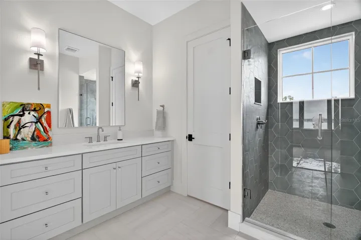 Master suite 2 bathroom