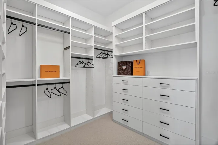 Master suite walk-in closet