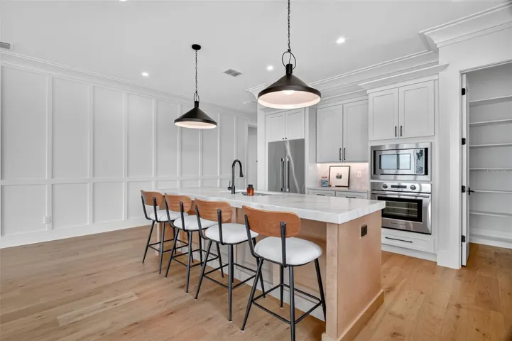 Breakfast bar