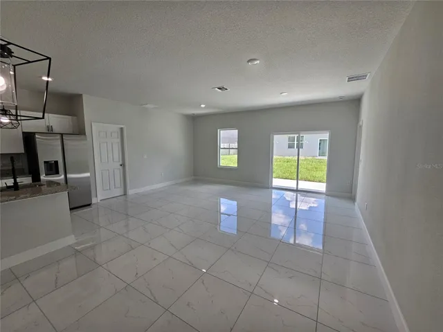 LIVNG ROOM