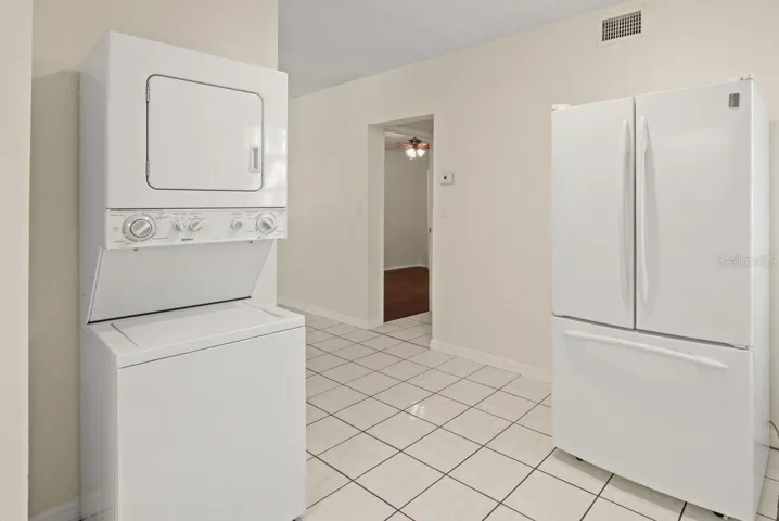 D - Washer/Dryer