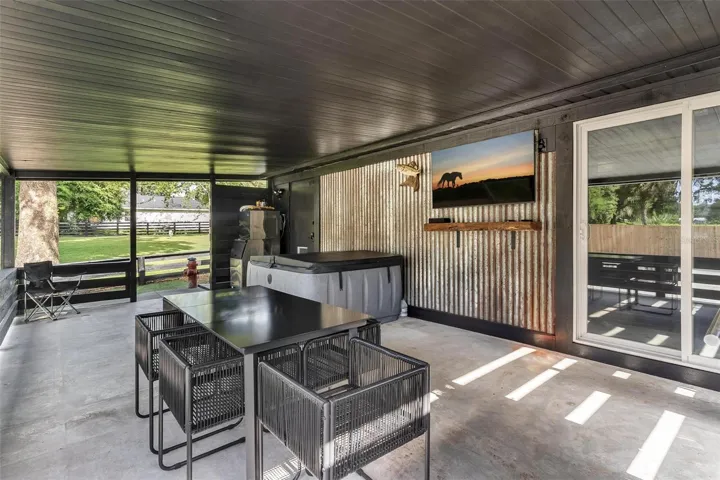 Screen Enclosed Lanai Area