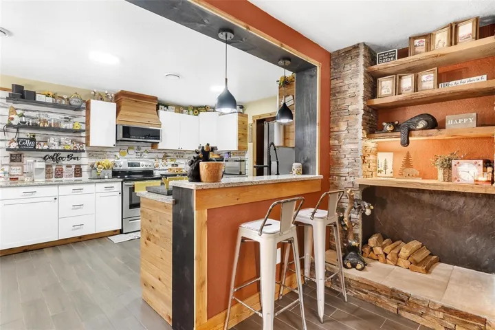 Kitchen Area with Breakfast Bar