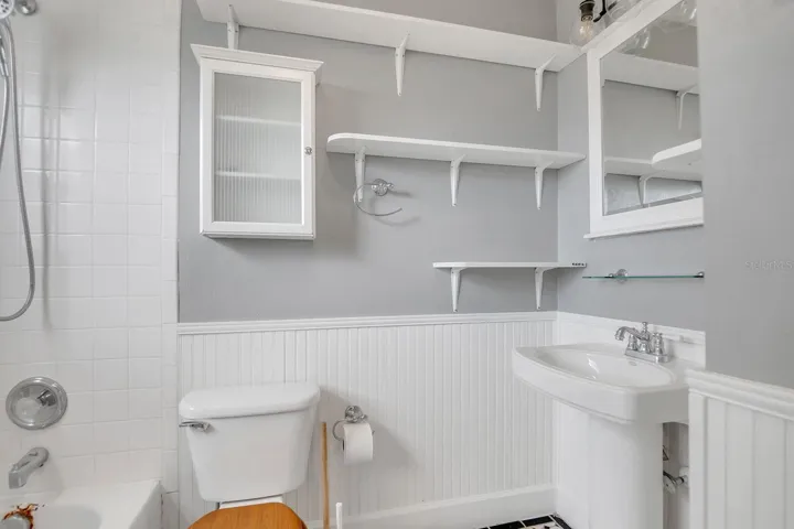 Primary Bath (Downstairs)