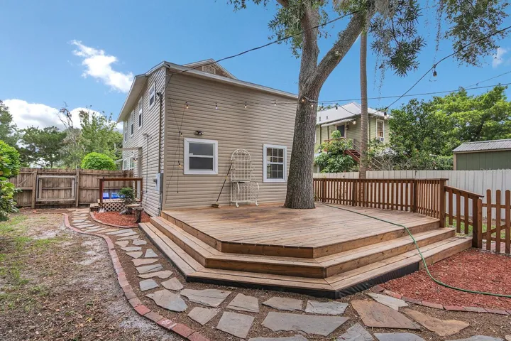 Backyard/Back Deck