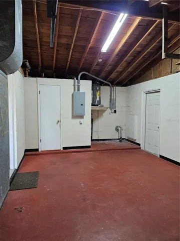 Garage toward bathroom and laundry hookups