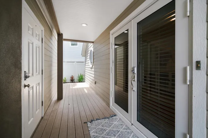 Covered entry breezeway