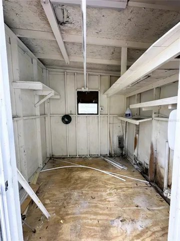 The first is equipped with electric and the washer/dryer hookups.
