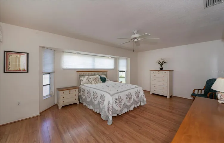 Primary bedroom ensuite