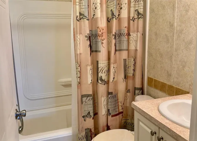 2nd full bath w/tub
