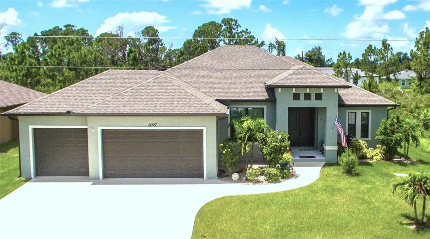 Front Exterior / Stemwall Elevation