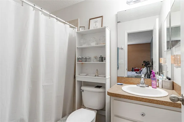 Primary bedroom bath