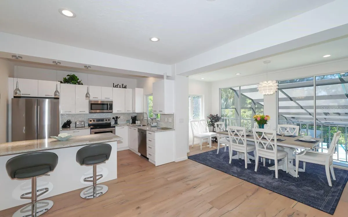 Kitchen/Dining area