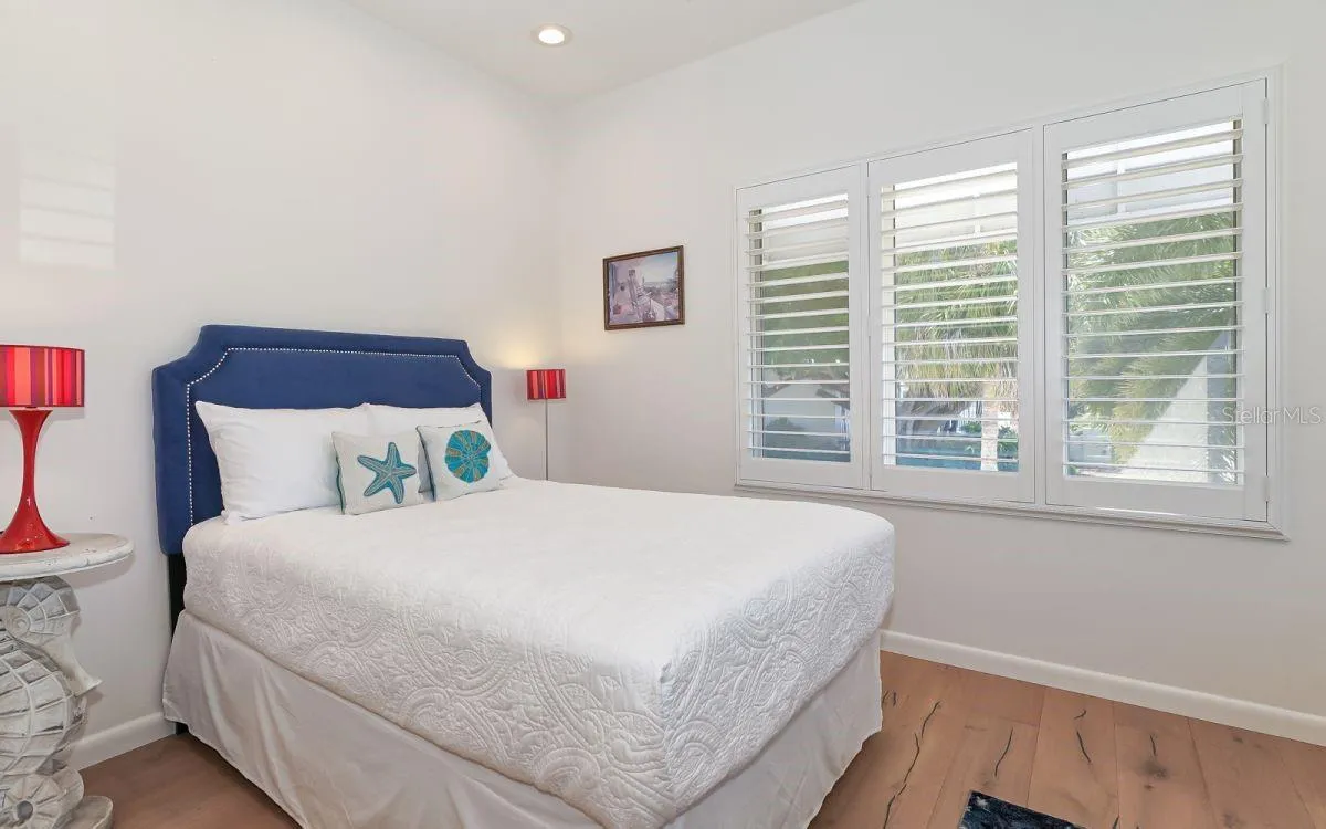 Guest bedroom 2