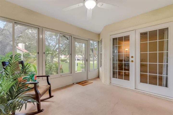 Enjoy the beautiful green lawn views~