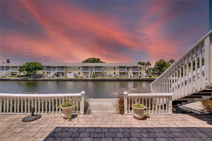 Welcome home-Enjoy sunsets and dolphins from your private oasis