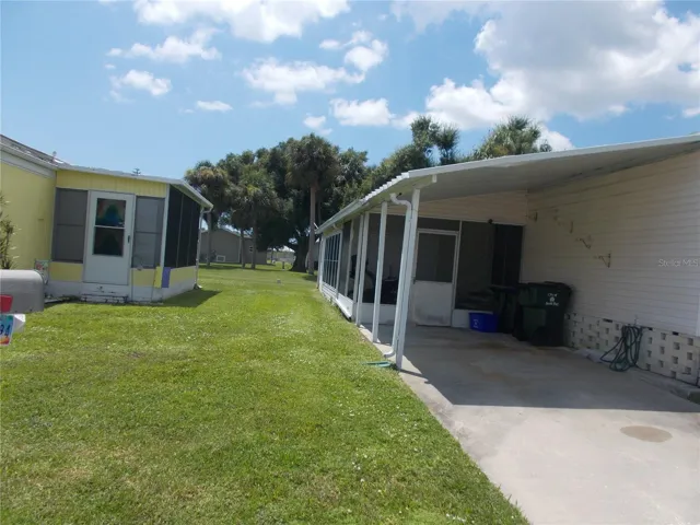 Left side of Mobile showing the Carport