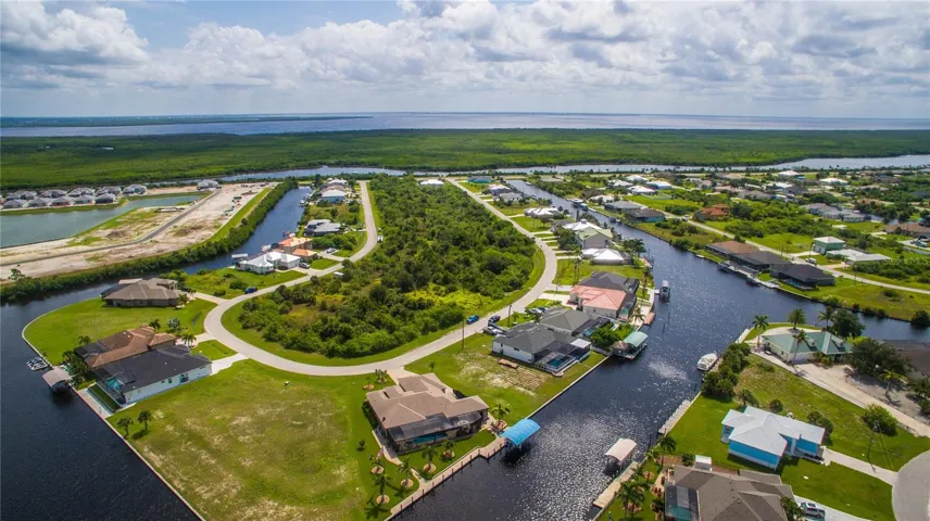 Beautiful Gulf Access Waterfront Homes all around the interior homesites