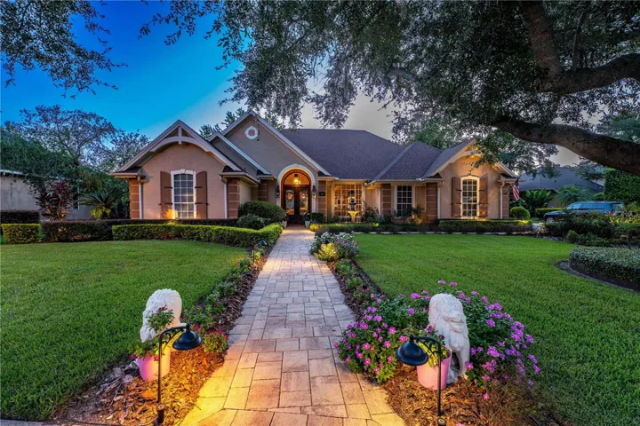 Welcome to 2884 Old Castle Dr., Winter Park.