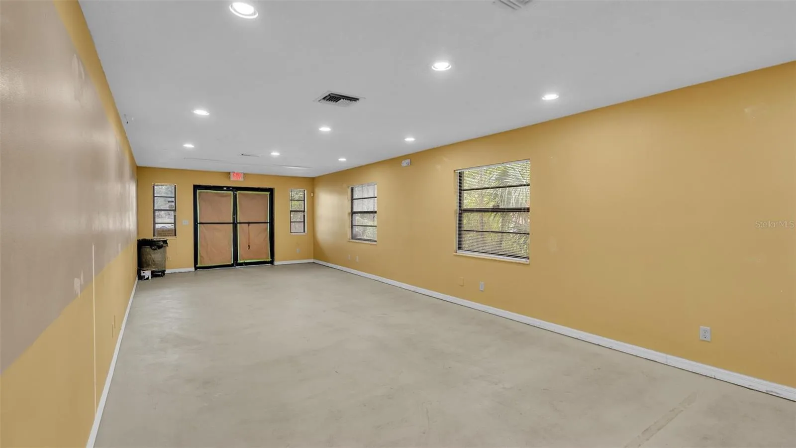 End Unit/Office