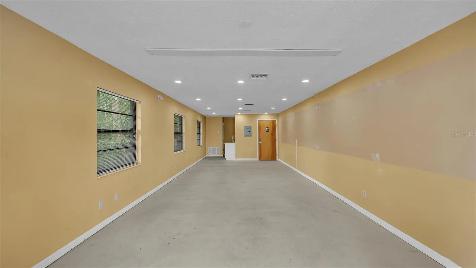 End Unit/Office