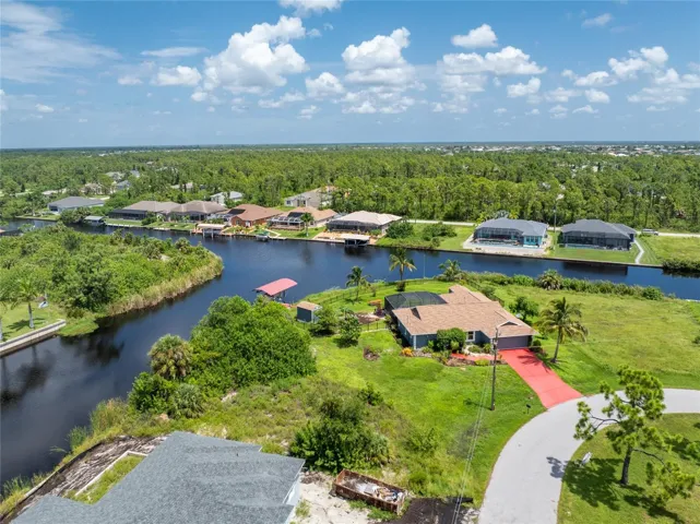 Calling all boaters! This is the lot you've been looking for!