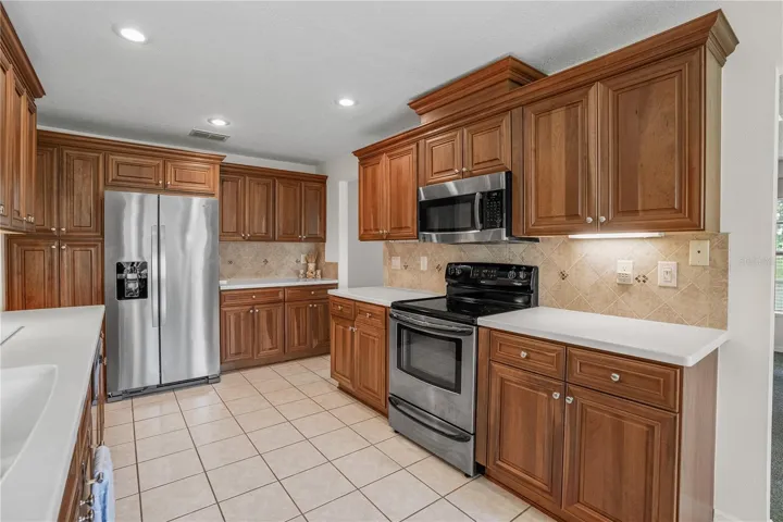 Kitchen - Right View