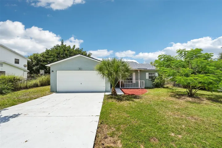 This 3BD/2BA home delivers a BRAND NEW ROOF (2024), NEW A/C & DUCTS (2023), NEW STAINLESS STEEL APPLIANCES, WOOD FLOORS THROUGHOUT and a desirable SPLIT BEDROOM FLOOR PLAN.