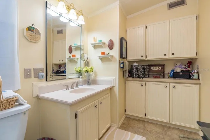 en Suite Bath with Walk-In Shower