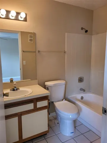Bathroom in Bed #1