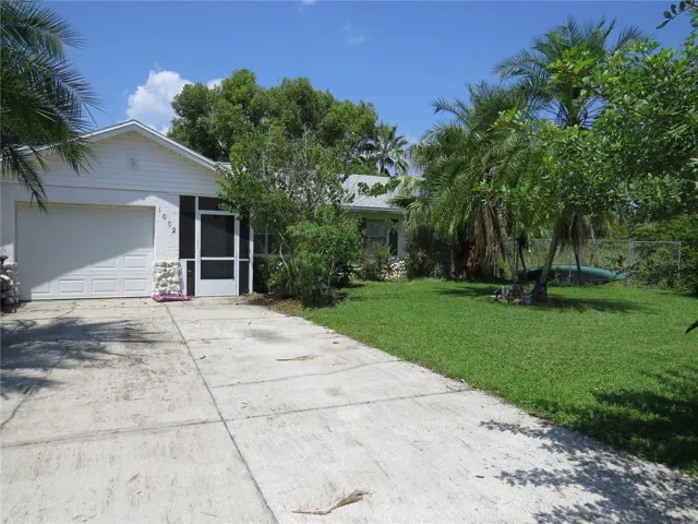 FRONT &amp;  GARDEN