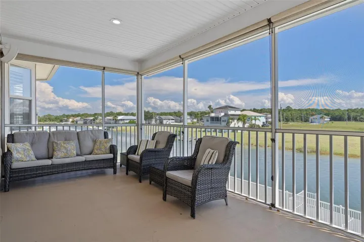 2nd floor lanai
