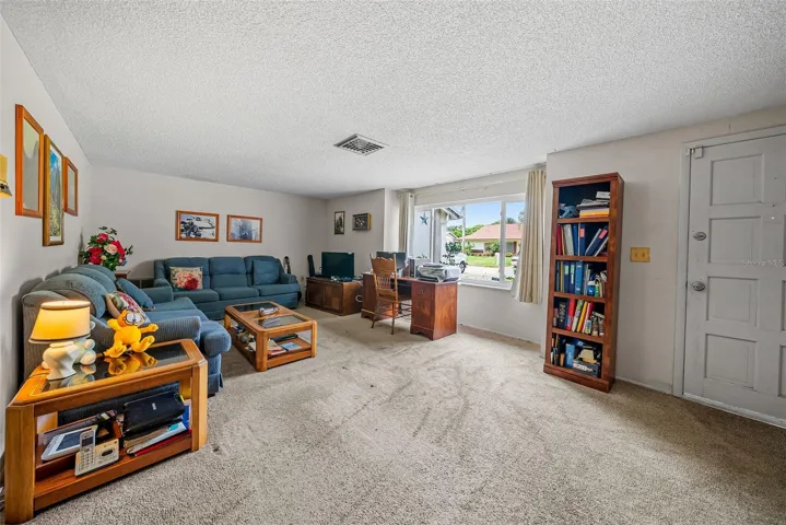 Spacious livingroom