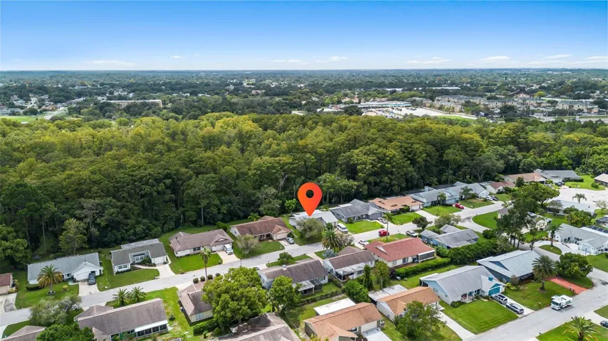 So close to so many amenities!