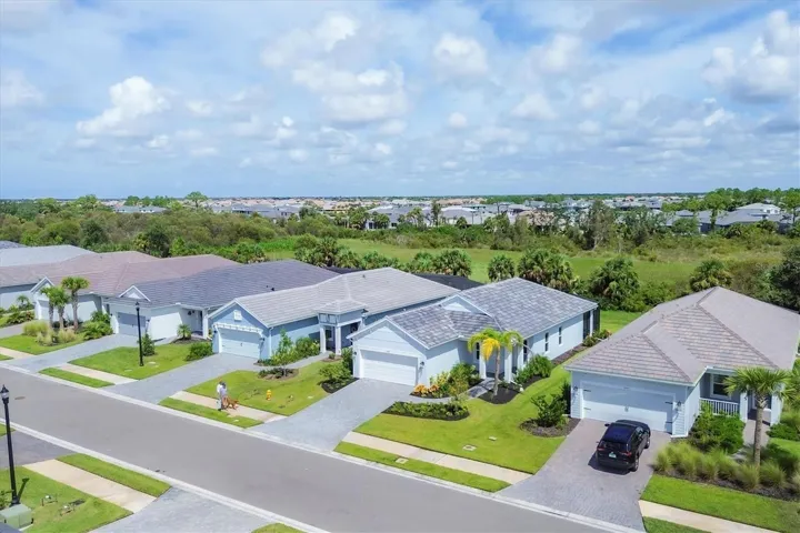 Front of property - great curb appeal