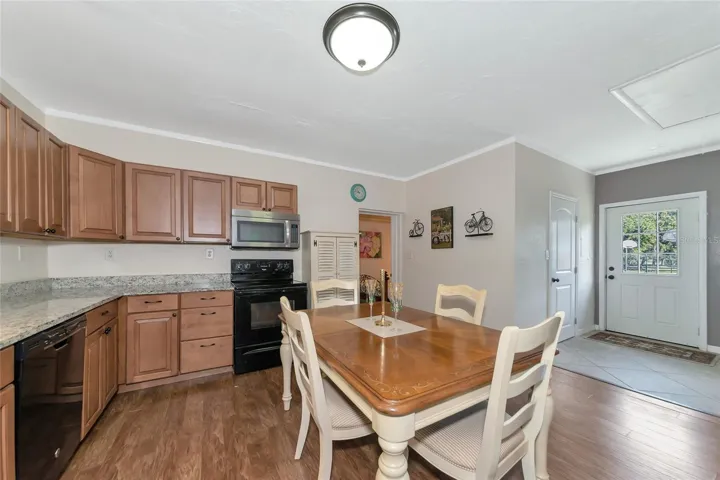 In-law suite kitchen/dining