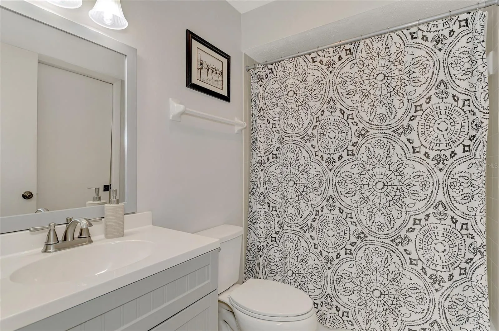 STAND ALONE VILLA - 5301 Greencroft Dr, Sarasota FL 34238