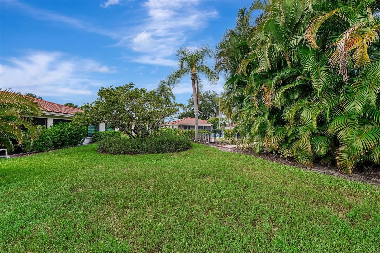 STAND ALONE VILLA  with a View of Greenbelt - Best Privacy in Vivianda5301 Greencroft Dr, Sarasota FL 34238