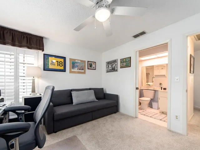2ND BEDROOM OR HOME OFFICE