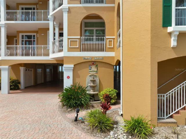 Marbella Villas with garage and under building parking