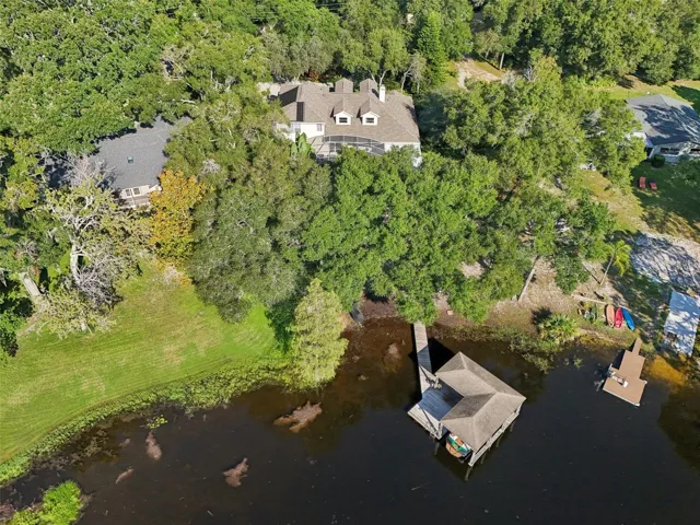 ***Lakefront living in the heart of Orlando***
