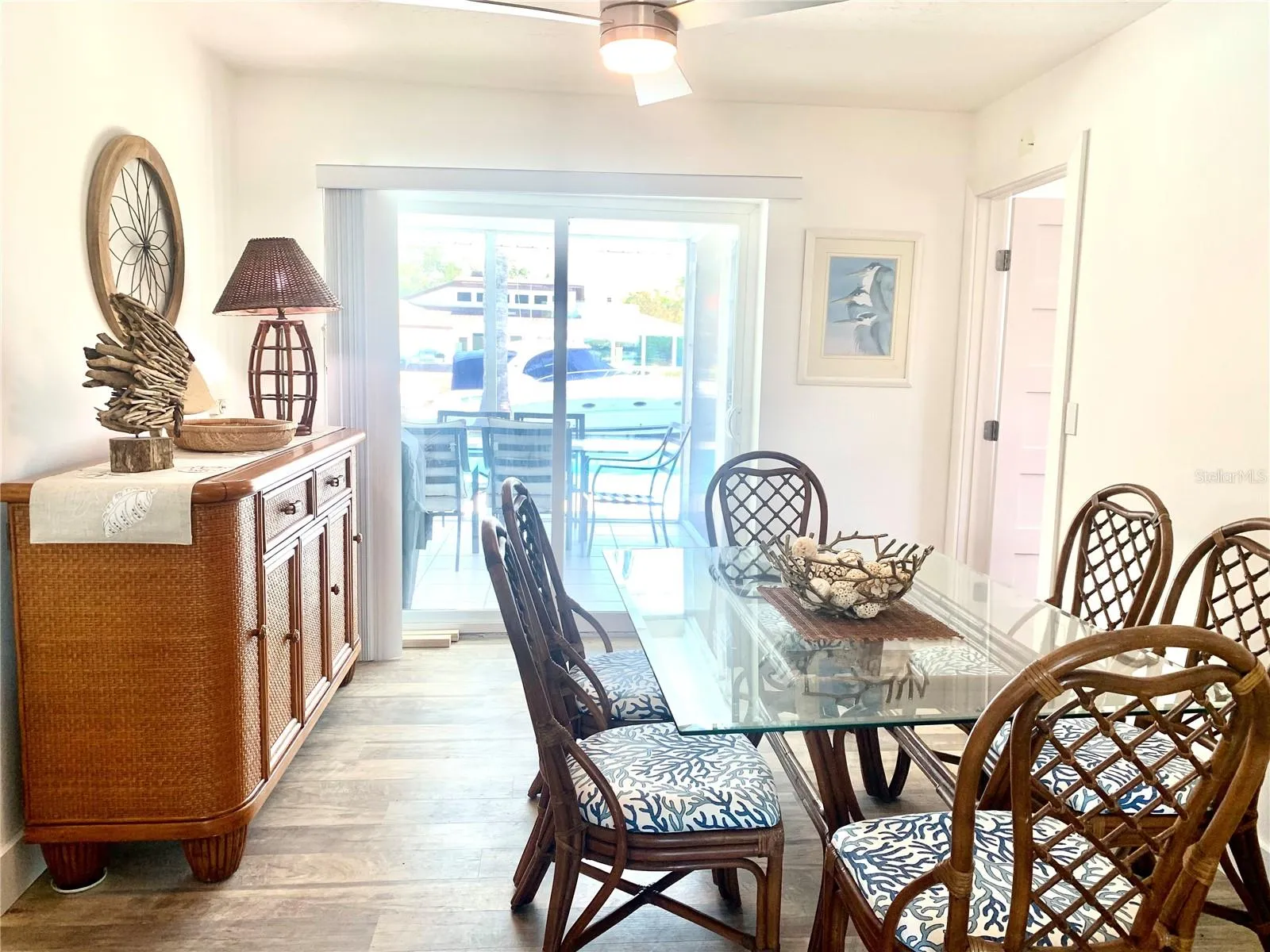 casual dining seating area