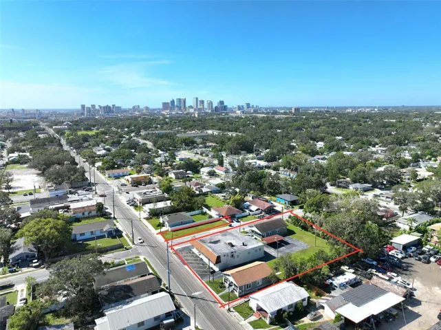 Main building, vacant lot with 2 Bungalows, Tampa view