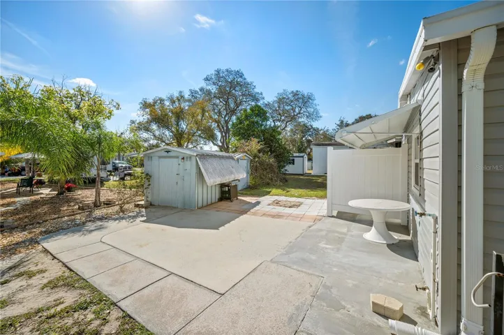 Shed conveys